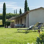 Tuscan With Private Fenced Garden * Pogi