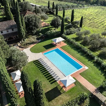 Tuscan With Private Fenced Garden