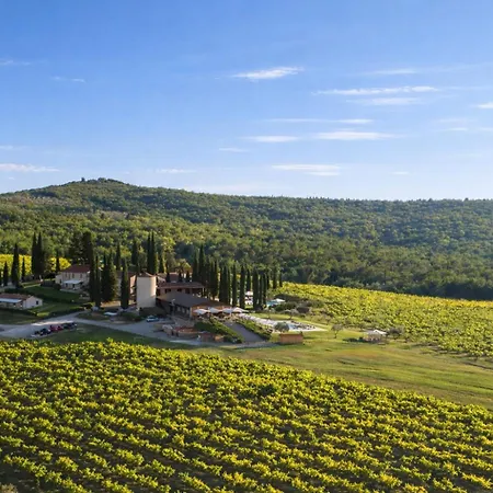Tuscan With Private Fenced Garden Nyaraló *